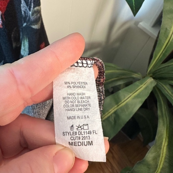 BomBom Women’s Soft Black and Red Floral Midi Dress Size Medium - Picture 8 of 8